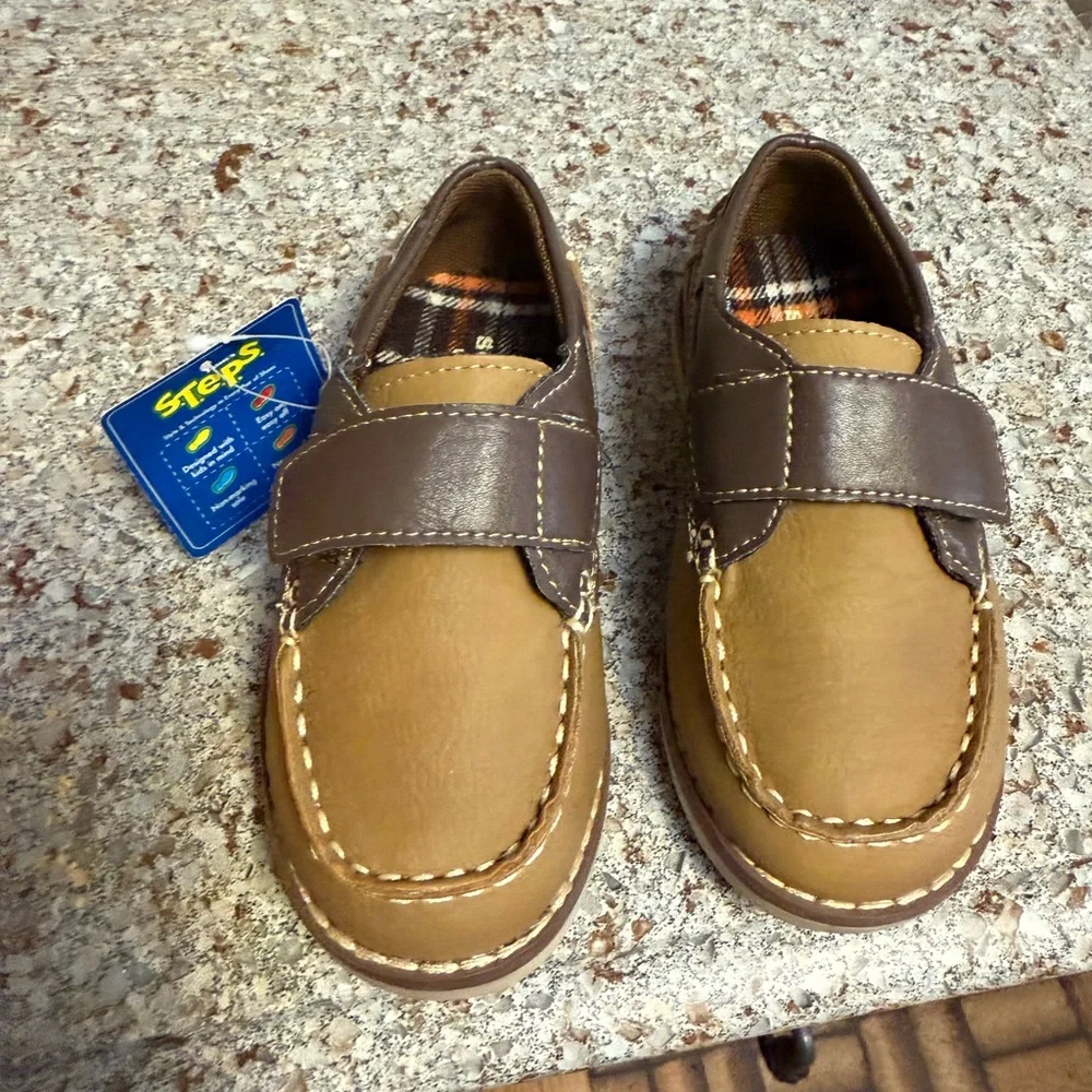 Toddler 8 new boys shoes